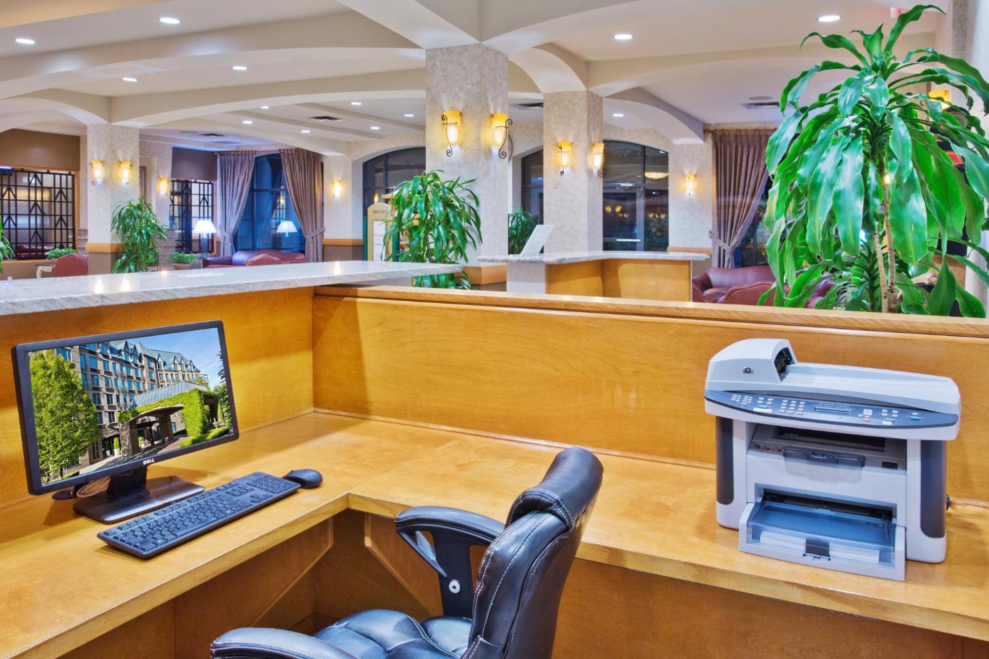 Holiday Inn & Suites North Vancouver By Ihg Екстер'єр фото