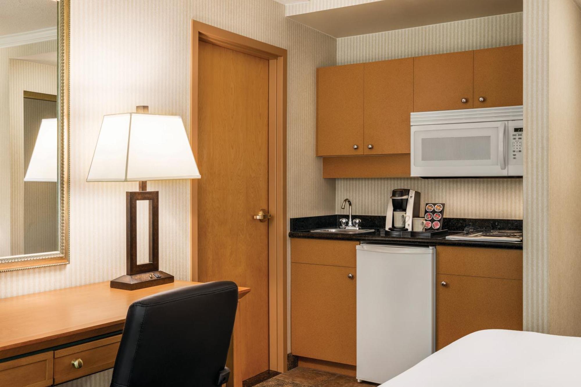 Holiday Inn & Suites North Vancouver By Ihg Екстер'єр фото
