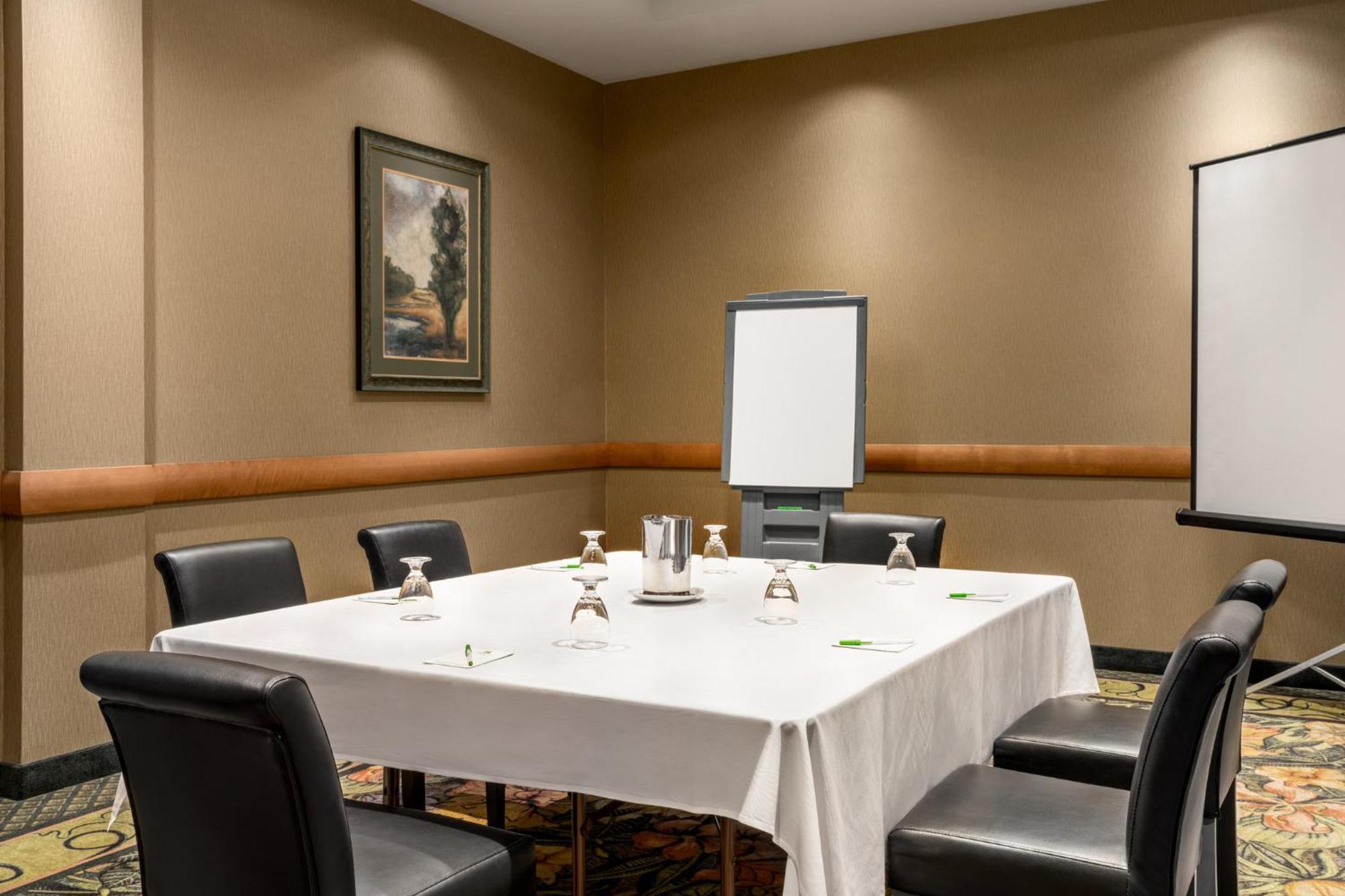Holiday Inn & Suites North Vancouver By Ihg Екстер'єр фото